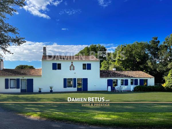 Maison à vendre 11 pièces proche CHALLANS (85), propriété de charme, maisons locatives, grange et terres