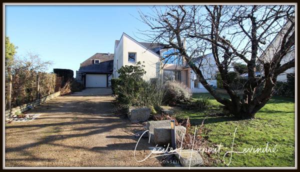 Saint-Pair-sur-Mer (50380) SAINT-PAIR SUR MER - 1 km de la plage Pont-Bleu. Pavillon 1976 - 110 m² - 6 pièces - 3 chambres. Terrain 750 m