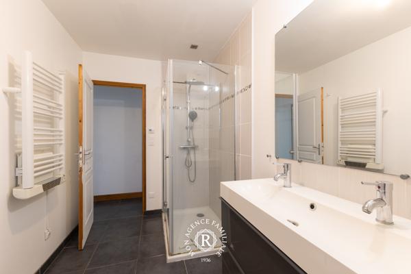 Maison
                                                                                                                                                                                                                                                                                                                        4 pièce(s)                                                                                                                                                                                                          3 chambre(s)                                                                                                                                                                                                          107  m²