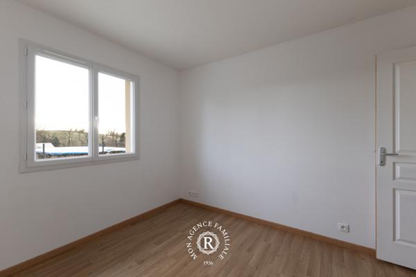 Maison
                                                                                                                                                                                                                                                                                                                        4 pièce(s)                                                                                                                                                                                                          3 chambre(s)                                                                                                                                                                                                          107  m²