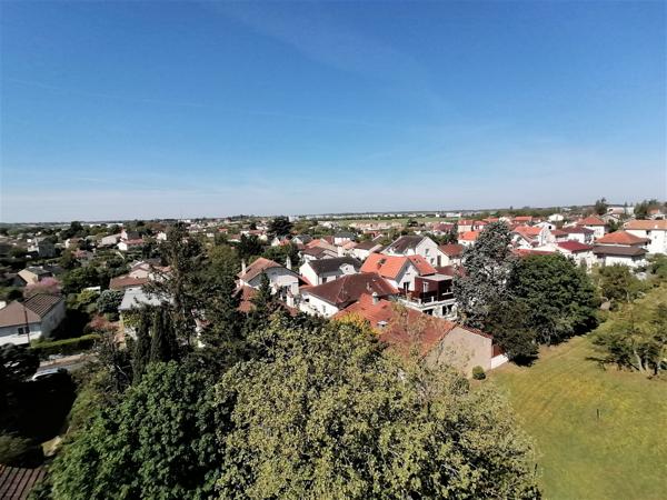 EN EXCLUSIVITÉ A 15 MINUTES A PIED DU CENTRE-VILLE DE POITIERS