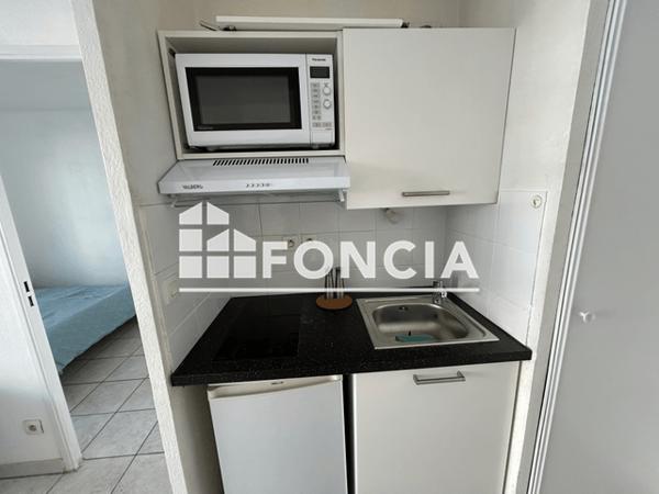 Location Appartement meublé 2 pièces 28.14 m² - 82 RUE DU ROUET Marseille 13008