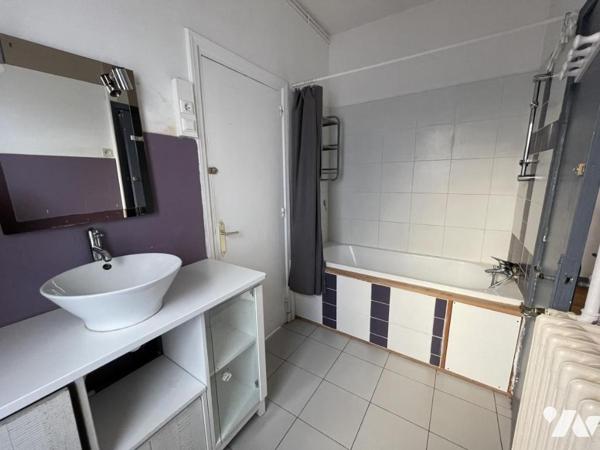 LORIENT - CENTRE immeuble mixte de 887 m² - commerces et 2 appartements