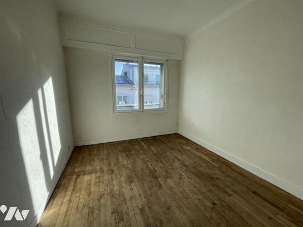 LORIENT - CENTRE immeuble mixte de 887 m² - commerces et 2 appartements