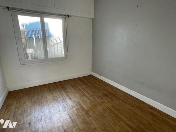 LORIENT - CENTRE immeuble mixte de 887 m² - commerces et 2 appartements