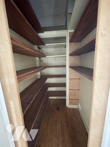 LORIENT - CENTRE immeuble mixte de 887 m² - commerces et 2 appartements