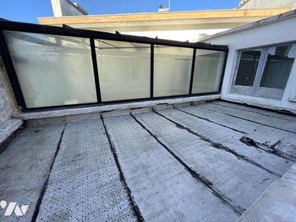 LORIENT - CENTRE immeuble mixte de 887 m² - commerces et 2 appartements
