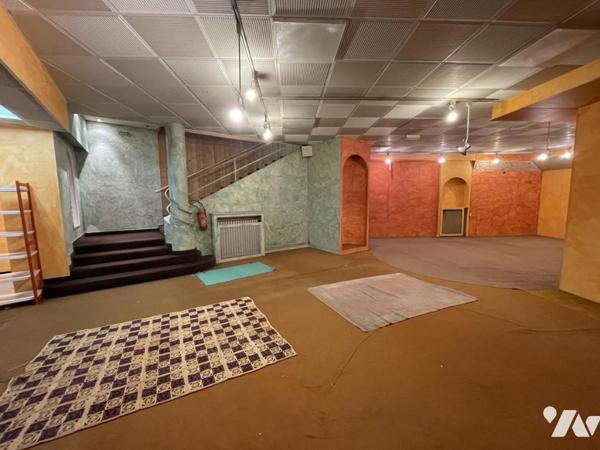 LORIENT - CENTRE immeuble mixte de 887 m² - commerces et 2 appartements