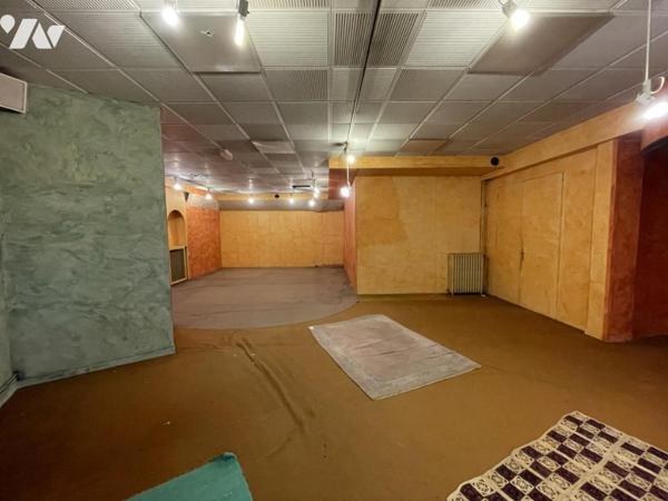 LORIENT - CENTRE immeuble mixte de 887 m² - commerces et 2 appartements