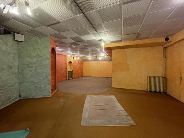 LORIENT - CENTRE immeuble mixte de 887 m² - commerces et 2 appartements