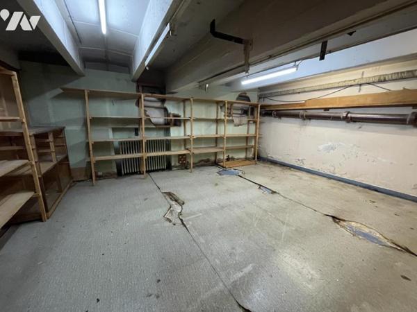 LORIENT - CENTRE immeuble mixte de 887 m² - commerces et 2 appartements