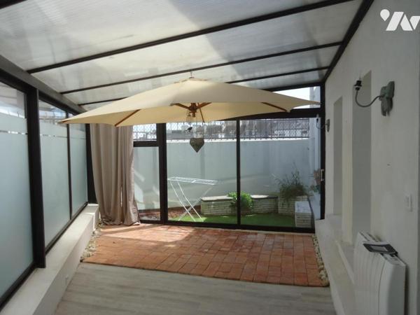 LORIENT - CENTRE immeuble mixte de 887 m² - commerces et 2 appartements