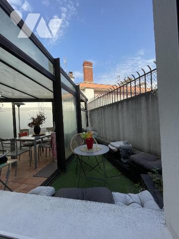 LORIENT - CENTRE immeuble mixte de 887 m² - commerces et 2 appartements