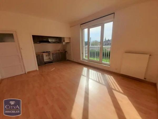 Appartement à louer 5 pièces 78.02m² Régny (42630)