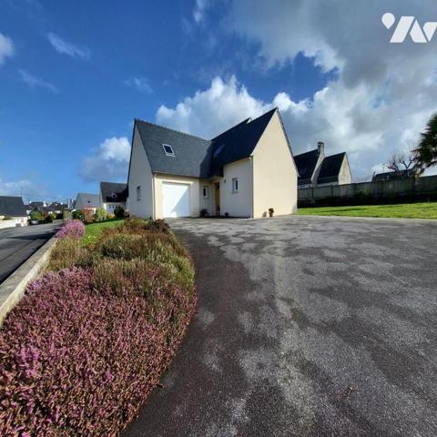 Maison d'habitation à vendre dans le centre de Châteauneuf du Faou, Finistère 29