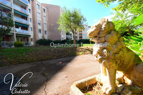 À vendre – Appartement T2 orienté sud-est dans résidence services "Les Sérianes" à Hyères
