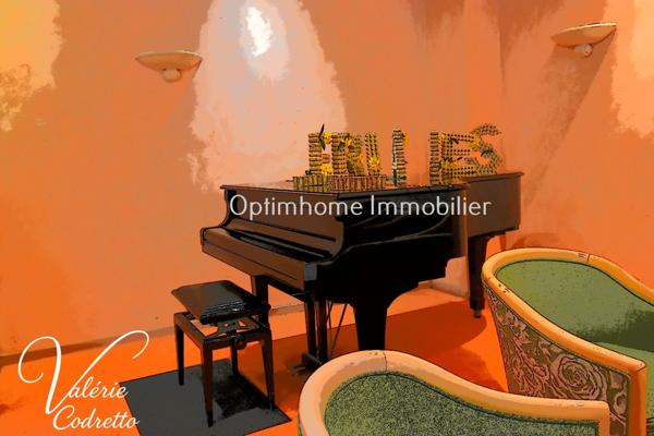 À vendre – Appartement T2 orienté sud-est dans résidence services "Les Sérianes" à Hyères