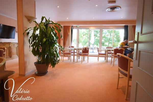 À vendre – Appartement T2 orienté sud-est dans résidence services "Les Sérianes" à Hyères