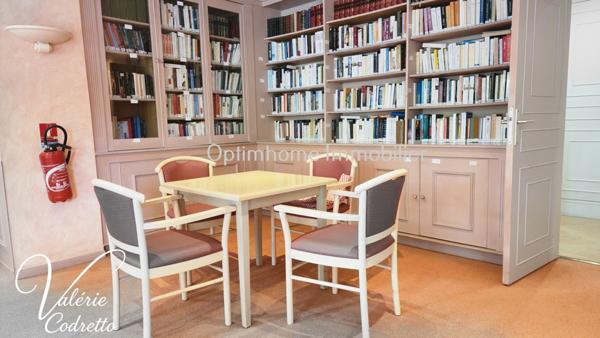 À vendre – Appartement T2 orienté sud-est dans résidence services "Les Sérianes" à Hyères