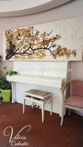 À vendre – Appartement T2 orienté sud-est dans résidence services "Les Sérianes" à Hyères