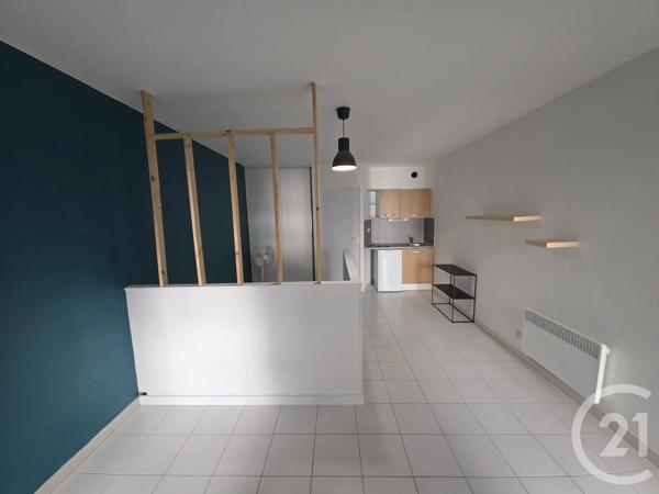 Appartement F2 à vendre  2 pièces - 23,20 m 2   UZES  - 30