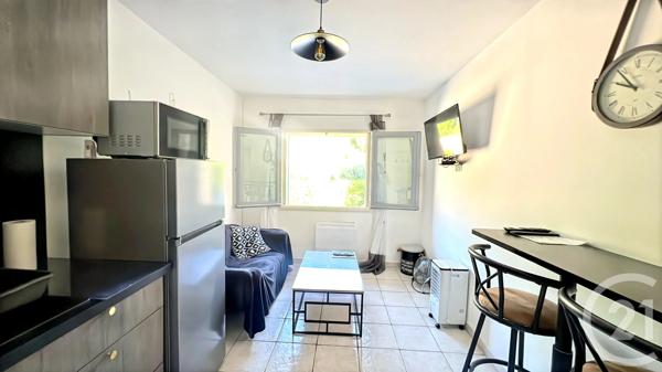 Appartement F2 à vendre  2 pièces - 23,20 m 2   UZES  - 30