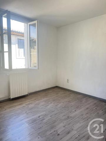 Maison à vendre  3 pièces - 59,94 m 2   VAUVERT  - 30