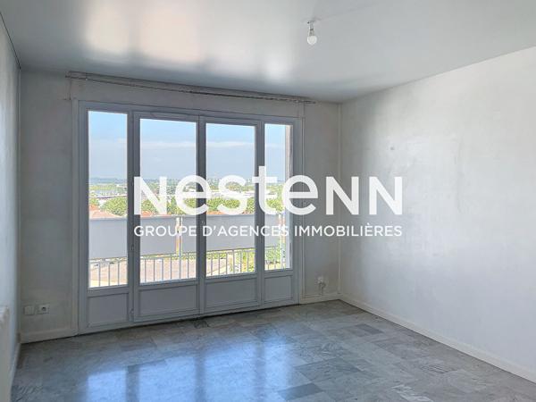 Appartement 2 Pièces en dernier étage avec Terrasse Cave et Parking - 69500 BRON