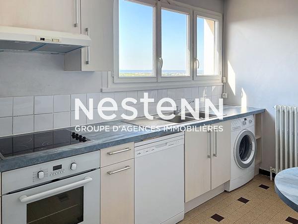 Appartement 2 Pièces en dernier étage avec Terrasse Cave et Parking - 69500 BRON