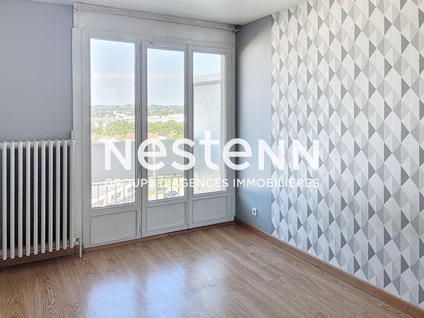 Appartement 2 Pièces en dernier étage avec Terrasse Cave et Parking - 69500 BRON