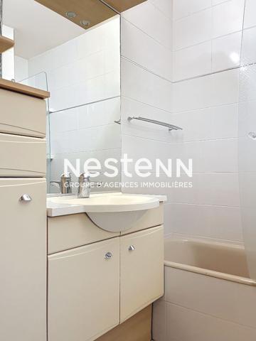 Appartement 2 Pièces en dernier étage avec Terrasse Cave et Parking - 69500 BRON