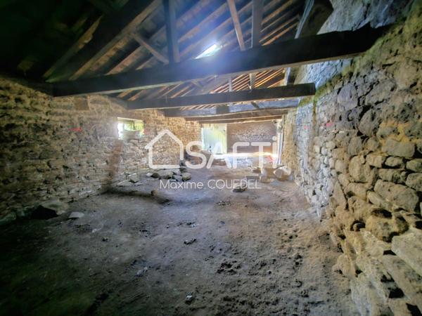 Longère de charme à rénover, cadre authentique