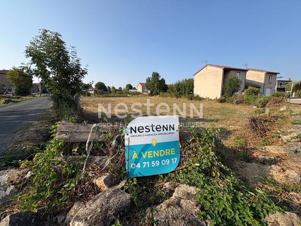 À vendre / Belle parcelle constructible de plus de 2000 m² au coeur de Grazac