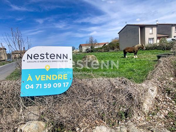 À vendre / Belle parcelle constructible de plus de 2000 m² au coeur de Grazac