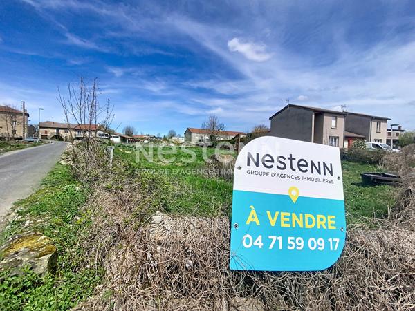 À vendre / Belle parcelle constructible de plus de 2000 m² au coeur de Grazac