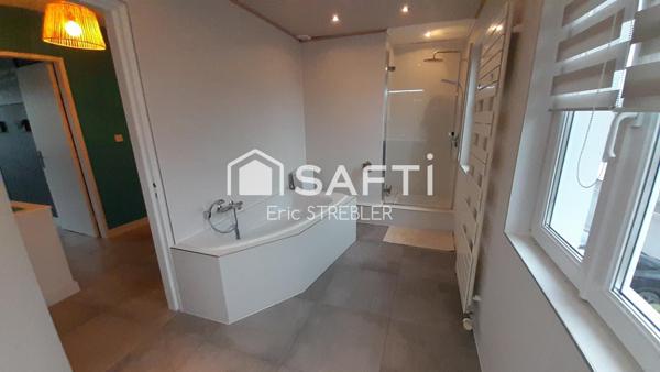 Maison rénovée, idéalement située.