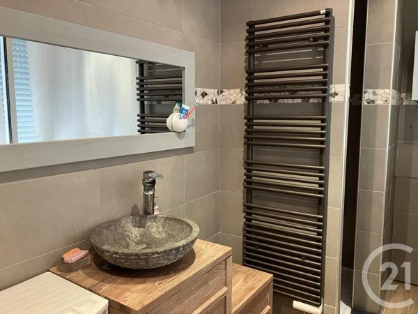 Appartement F3 à vendre  3 pièces - 80 m 2   MONTLUCON  - 03