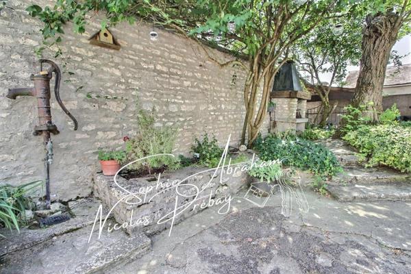 Fermette avec dépendances et terrain constructible