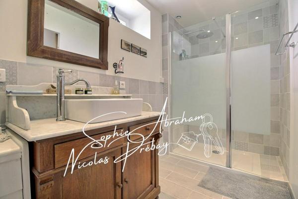 Fermette avec dépendances et terrain constructible