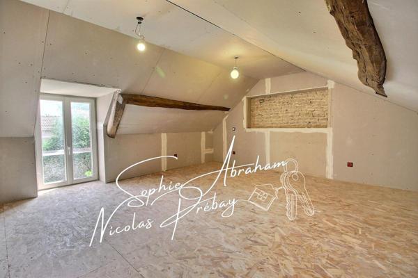 Fermette avec dépendances et terrain constructible