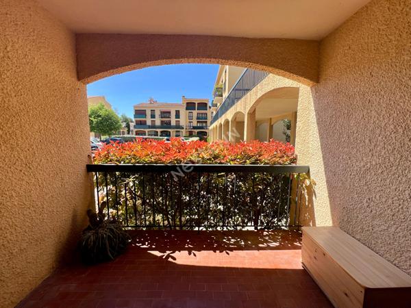 Appartement Saint Cyr Sur Mer de 3 pièces avec jardin