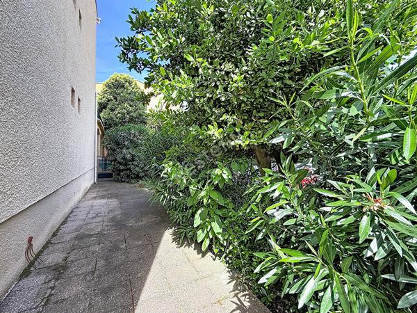 Appartement Saint Cyr Sur Mer de 3 pièces avec jardin