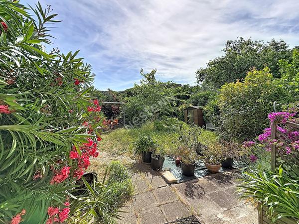 Appartement Saint Cyr Sur Mer de 3 pièces avec jardin