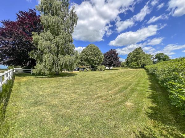 La jolie maison dans la prairie