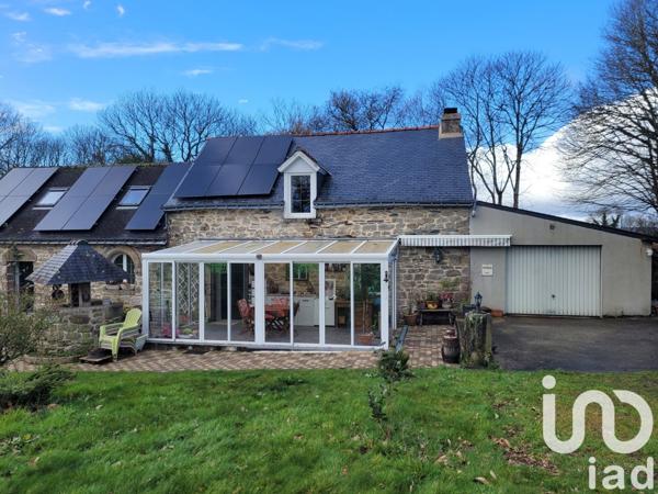 Longère 4 pièces de 109 m² à Gourin (56110)