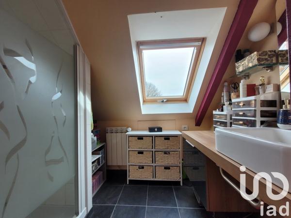 Longère 4 pièces de 109 m² à Gourin (56110)