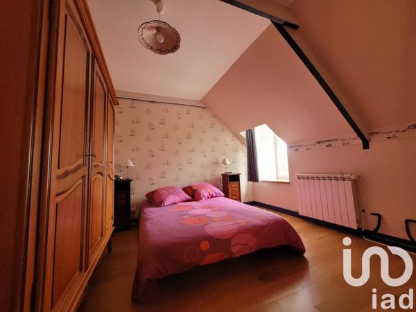 Longère 4 pièces de 109 m² à Gourin (56110)