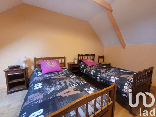 Longère 4 pièces de 109 m² à Gourin (56110)