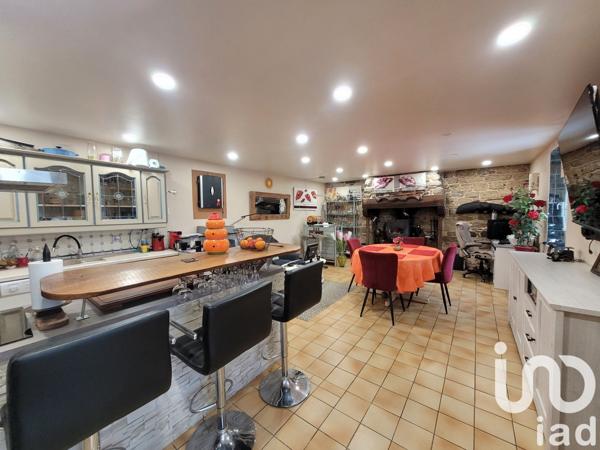 Longère 4 pièces de 109 m² à Gourin (56110)