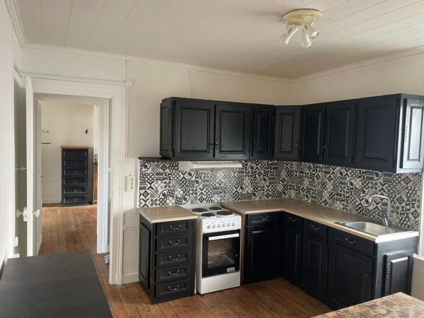 A LOUER APPARTEMENT  PROCHE CENTRE VILLE DE ST QUENTIN 02100